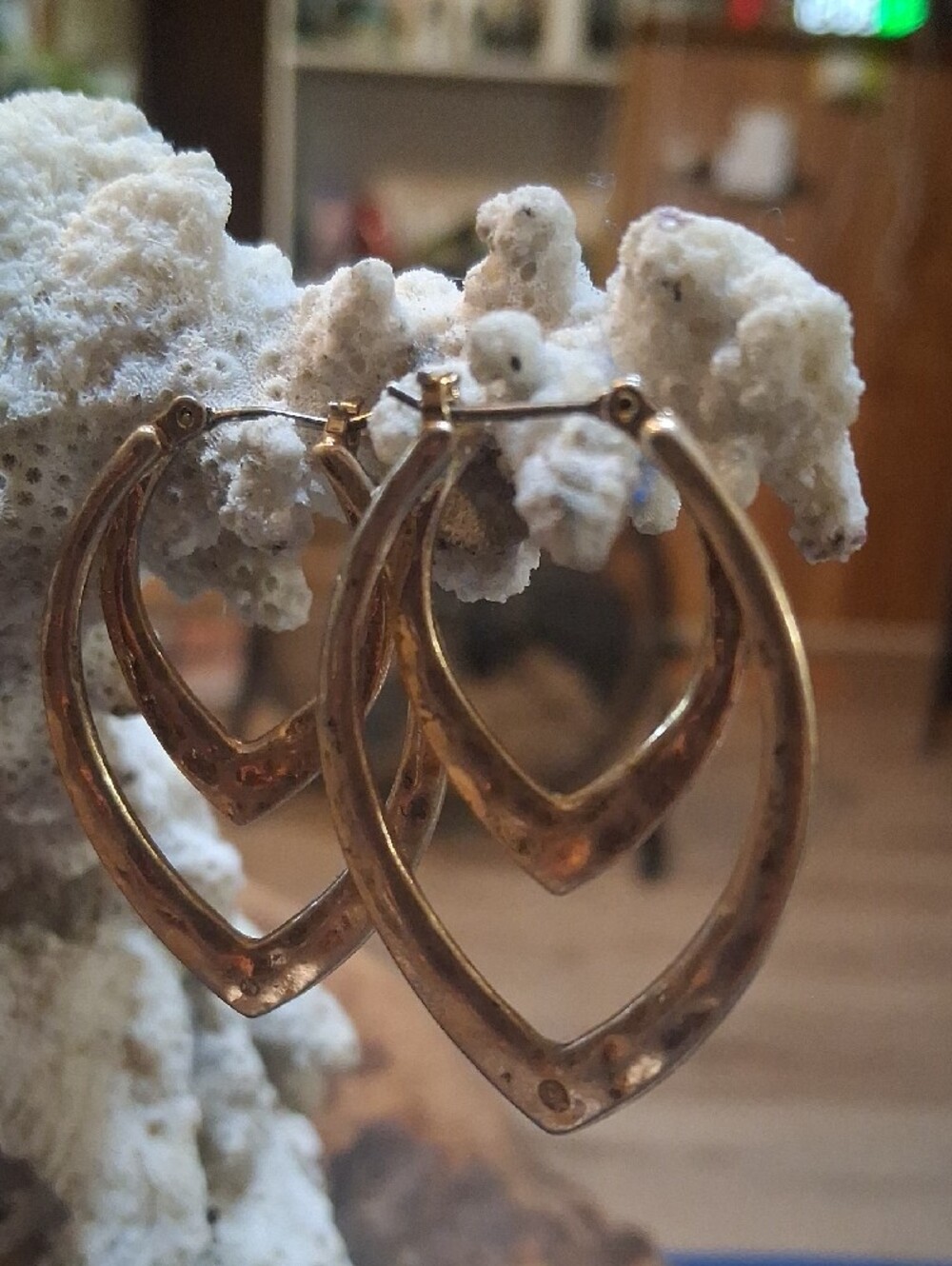 Vintage Gold Double Chevron Hoop Earrings - Women Jewelry - Picture 2 of 3